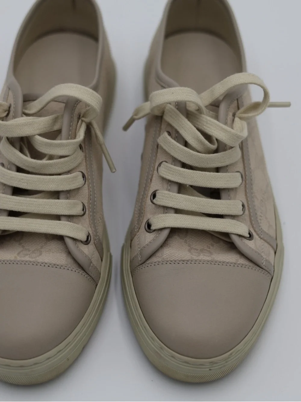 Gucci Beige/Taupe Low-Top Sneakers